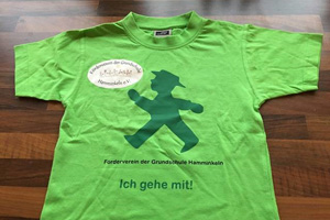 Verkauf von Schul-T-Shirts bei der Einschulung